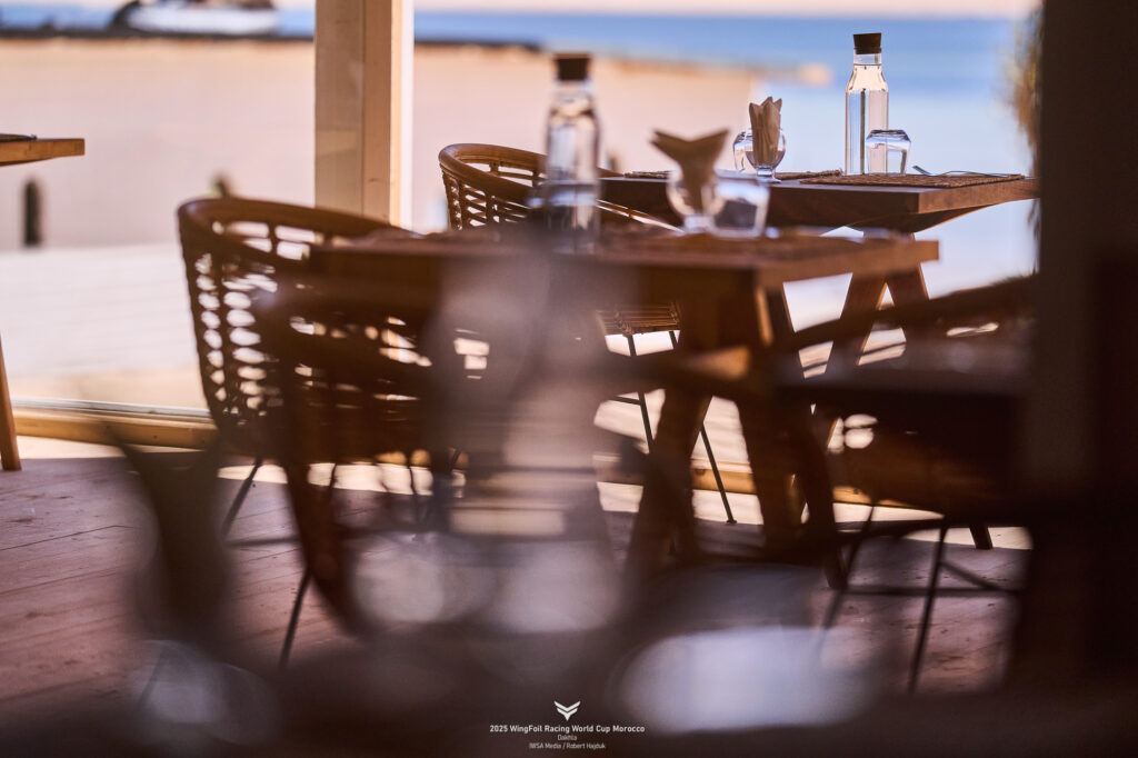 3. Serve Food with Plastic-Free Dinnerware<br>there was no single use plastic anywhere at the venue
food was served at the venue food and drink station in ceramic plates and metal cutlery were refilled