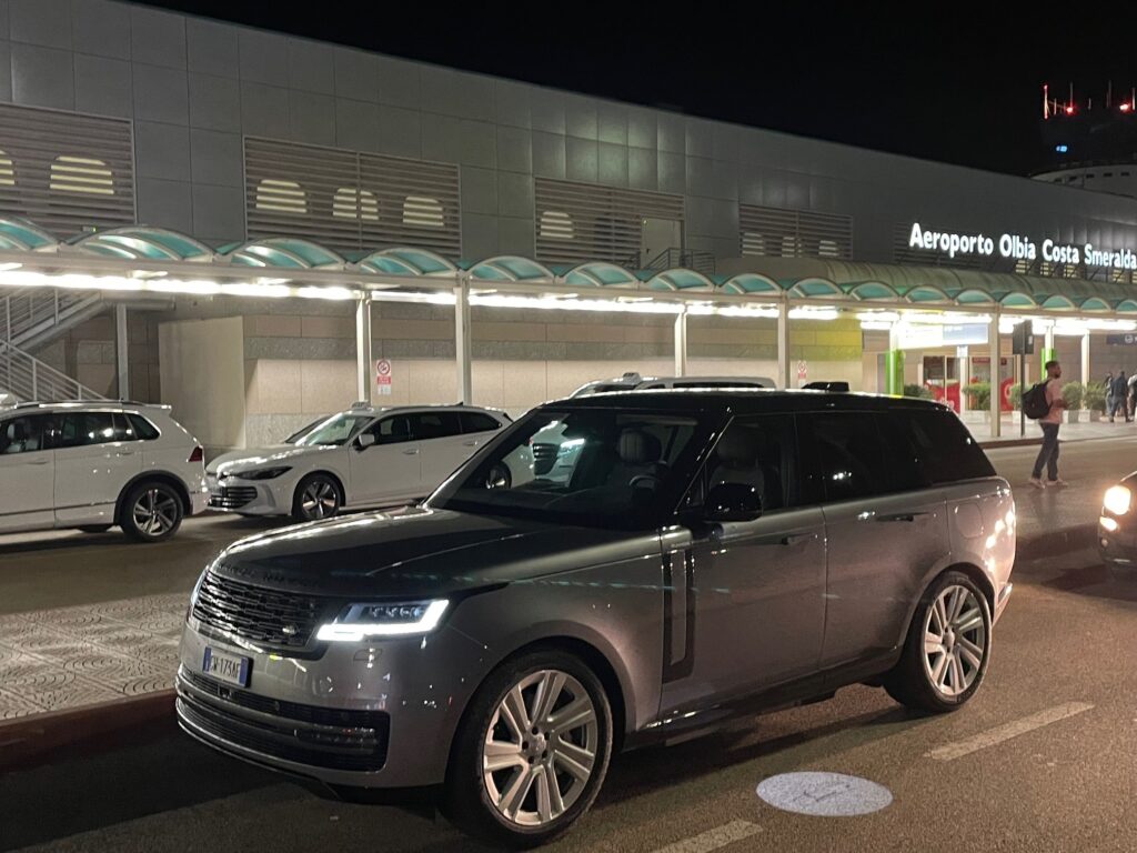 18. Promote Alternative Transportation<br>18)Range Rover is the automotive partner of the YCCS and provides a courtesy car service to sailors and staff arriving in Porto Cervo for the event