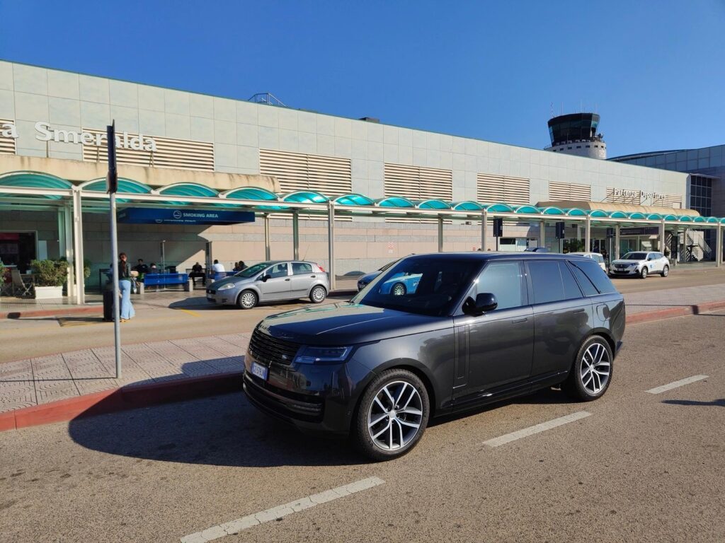 18. Promote Alternative Transportation<br>Range Rover is the automotive partner of the YCCS and provides a courtesy car service to sailors and staff arriving in Porto Cervo for the event