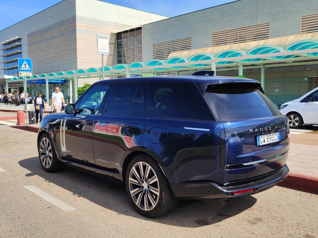 18. Promote Alternative Transportation<br>Range Rover is the automotive partner of the YCCS and provides a courtesy car service to sailors and staff arriving in Porto Cervo for the event.