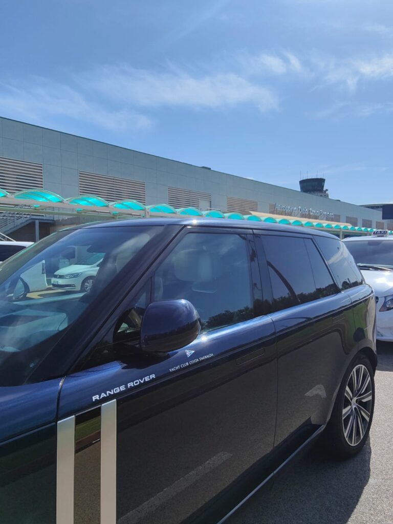 18. Promote Alternative Transportation<br>Range Rover is the automotive partner of the YCCS and provides a courtesy car service to sailors and staff arriving in Porto Cervo for the event.