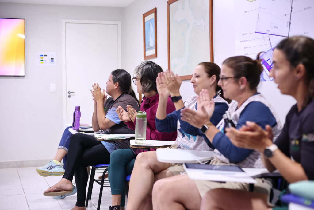 20. Inspire Future Action<br>- Action 16 - A professor and a researcher from the University of Brasília collected and analyzed water samples from Lake Paranoá during the regattas and spoke with participants about life in the water.
- Action 19 - This event offset the carbon emissions of the first edition, held in 2024; we launched a carbon emissions calculator for travel at nautical events for testing.
- Action 20 - The sailors