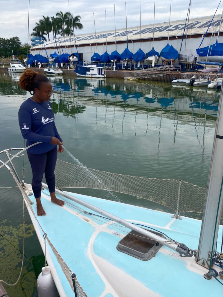 20. Inspire Future Action<br>- Action 16 - A professor and a researcher from the University of Brasília collected and analyzed water samples from Lake Paranoá during the regattas and spoke with participants about life in the water.
- Action 19 - This event offset the carbon emissions of the first edition, held in 2024; we launched a carbon emissions calculator for travel at nautical events for testing.
- Action 20 - The sailors
