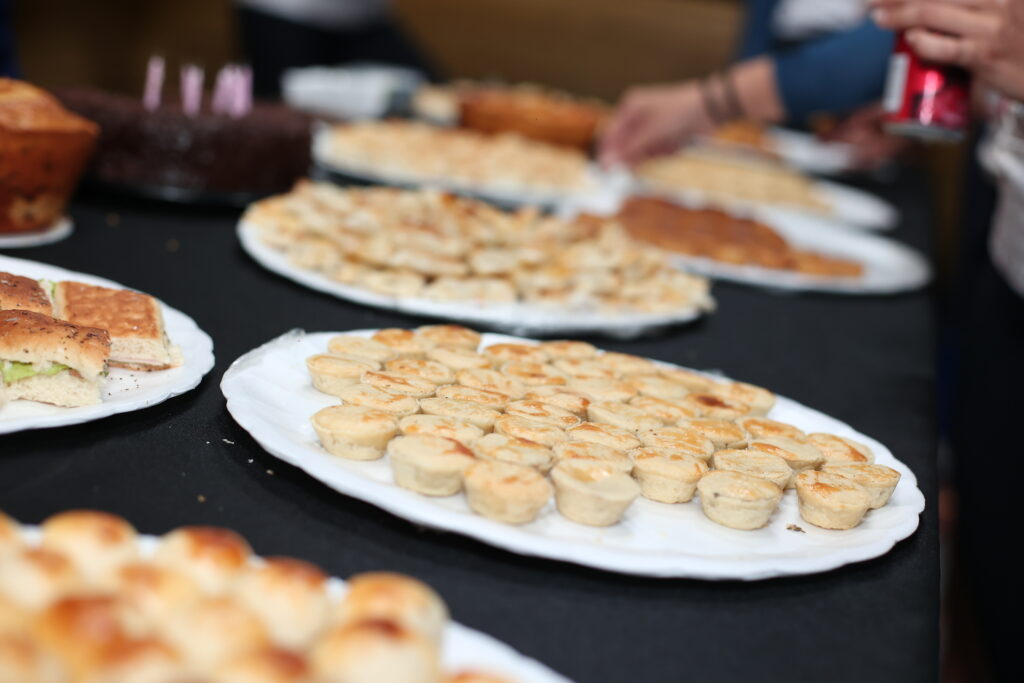 20. Inspire Future Action<br>- Action 16 - A professor and a researcher from the University of Brasília collected and analyzed water samples from Lake Paranoá during the regattas and spoke with participants about life in the water.
- Action 19 - This event offset the carbon emissions of the first edition, held in 2024; we launched a carbon emissions calculator for travel at nautical events for testing.
- Action 20 - The sailors