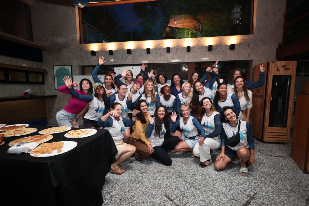 20. Inspire Future Action<br>- Action 16 - A professor and a researcher from the University of Brasília collected and analyzed water samples from Lake Paranoá during the regattas and spoke with participants about life in the water.
- Action 19 - This event offset the carbon emissions of the first edition, held in 2024; we launched a carbon emissions calculator for travel at nautical events for testing.
- Action 20 - The sailors