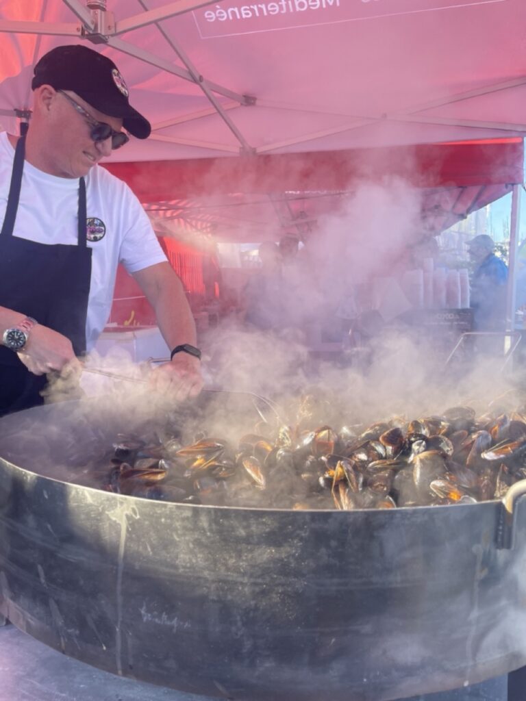 9. Serve Local Food or Source Seafood Sustainably<br>9 - Most of the food served during the event was locally sourced.
We provided apples from Mauguio, the host city of the event, juice from the Étang de Thau area, approximately 25 km from the regatta venue, local artisan bread made with regional flour, mussels also from the Étang de Thau, and locally brewed beer.
Only the fries and hot dogs were not locally sourced.
Unfortunately, we do not have a lot of pictures for this point, but we have the bills... 
