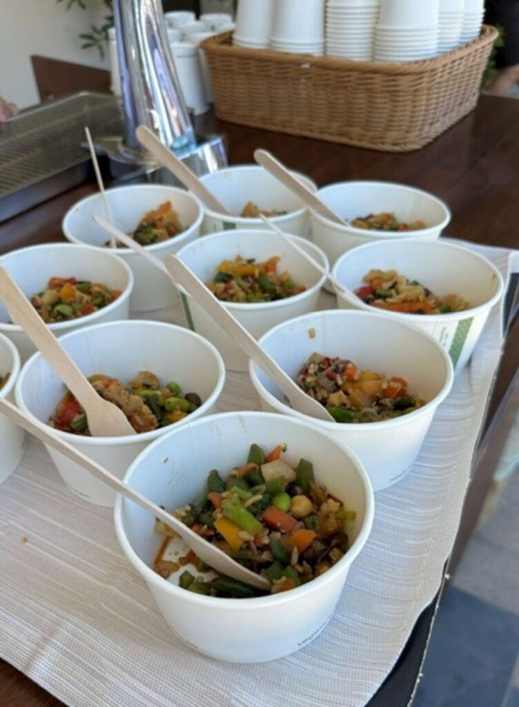 17. Offer Vegetarian or Vegan Alternatives<br>Vegetarian and vegan options were available during the post-race refreshments, in the pic an example of a dish composed of mixed local vegetables